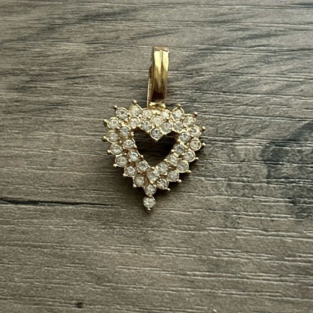 Vintage Roman Crystal Heart Pendant - Picture 2 of 5